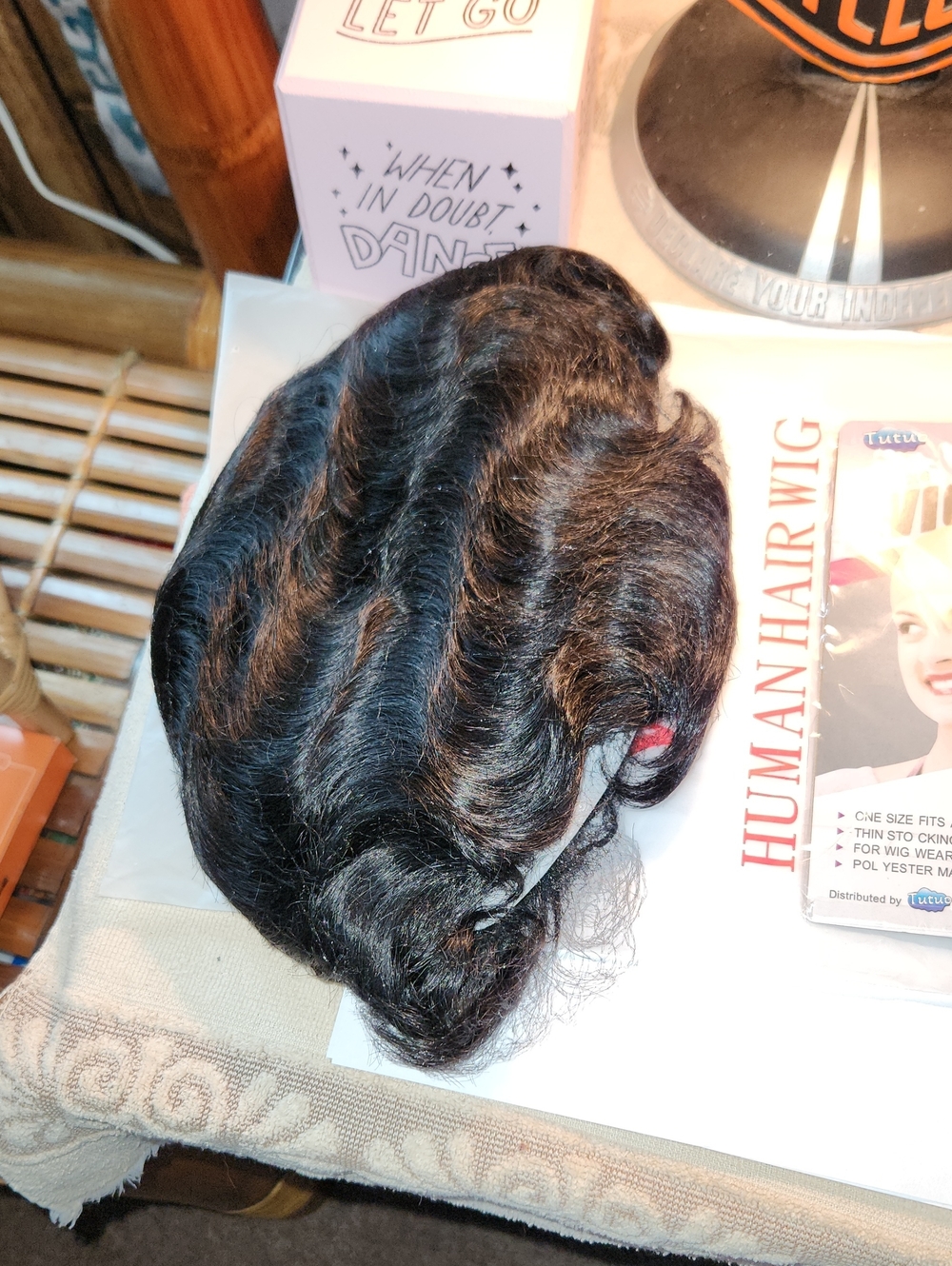 Short Wavy Human Hair Wig